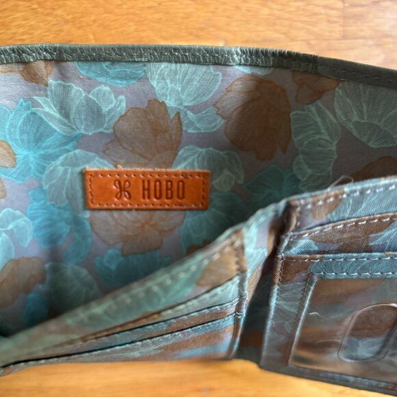Hobo Sage Credit Wallet - Picture 6 of 6